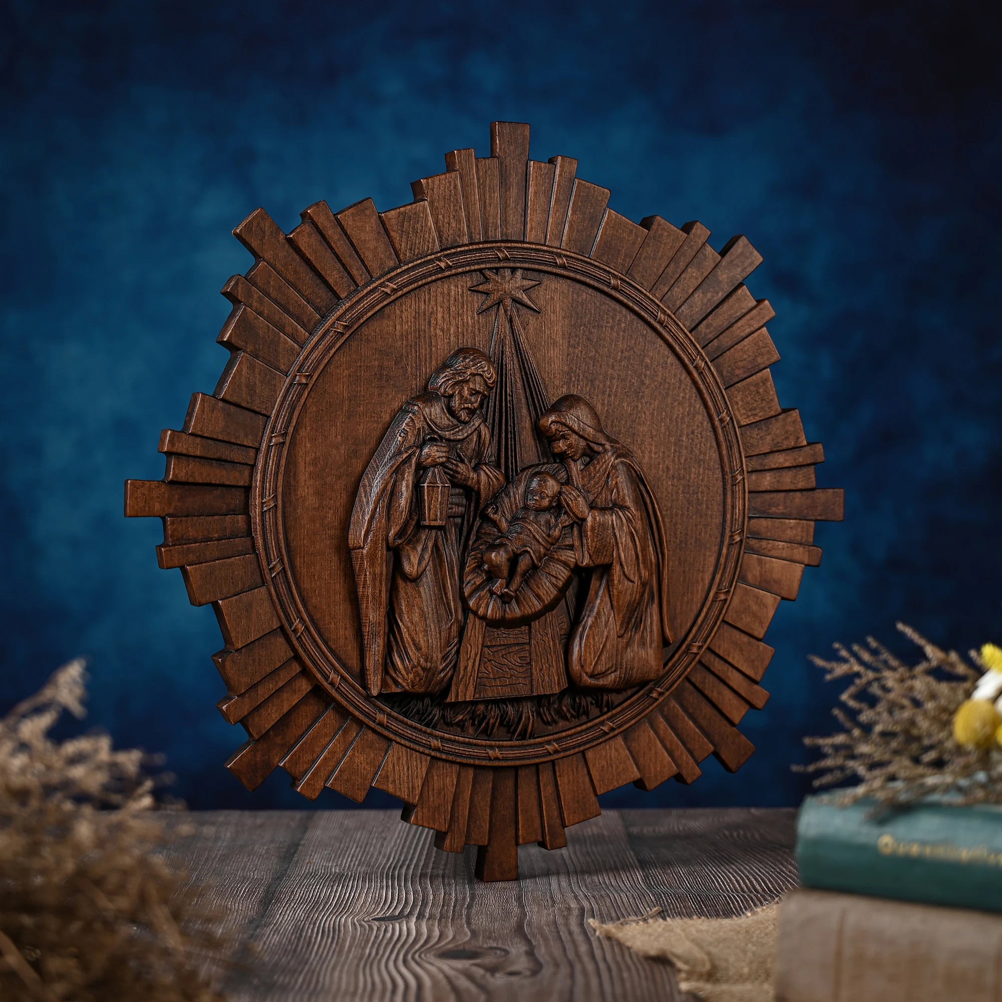 Escultura Presépio Jesus Maria e José em Madeira - Sagrado Tesouro