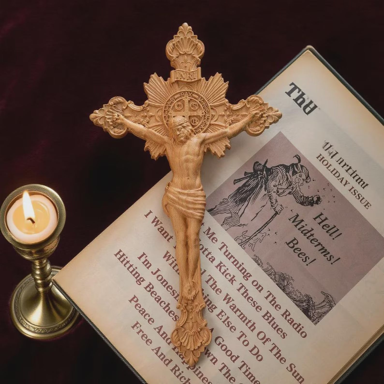 Cruz Exorcista de São Bento Esculpida em Madeira - Sagrado Tesouro