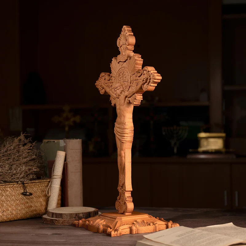 Cruz Exorcista de São Bento Madeira Natural (BRINDE: SUPORTE DE MESA)
