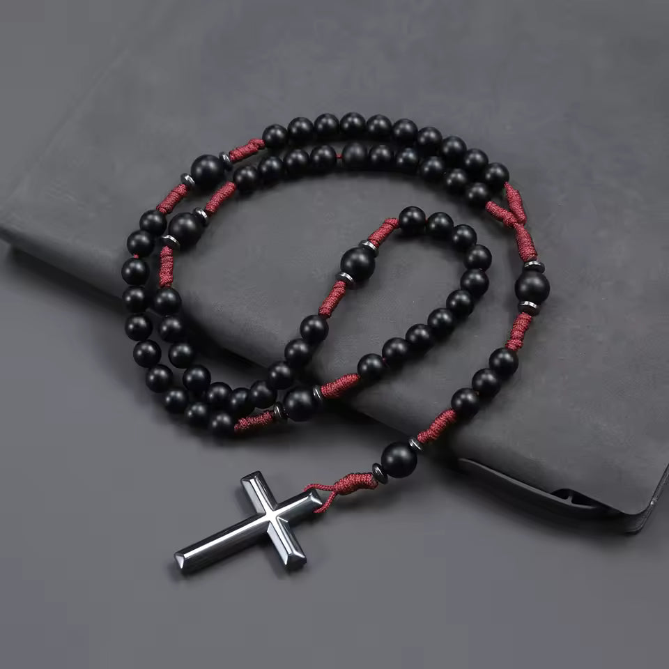 Terço Colar de Pedra Preto Fosco com Cordão Vermelho