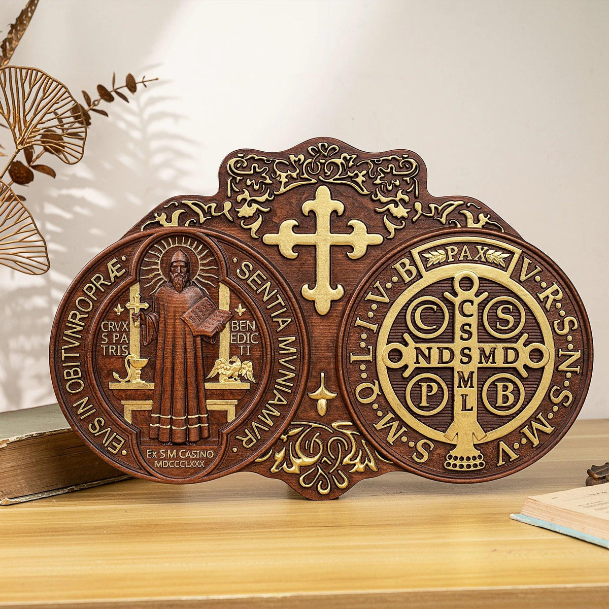 Medalha de São Bento de Madeira - detalhes
