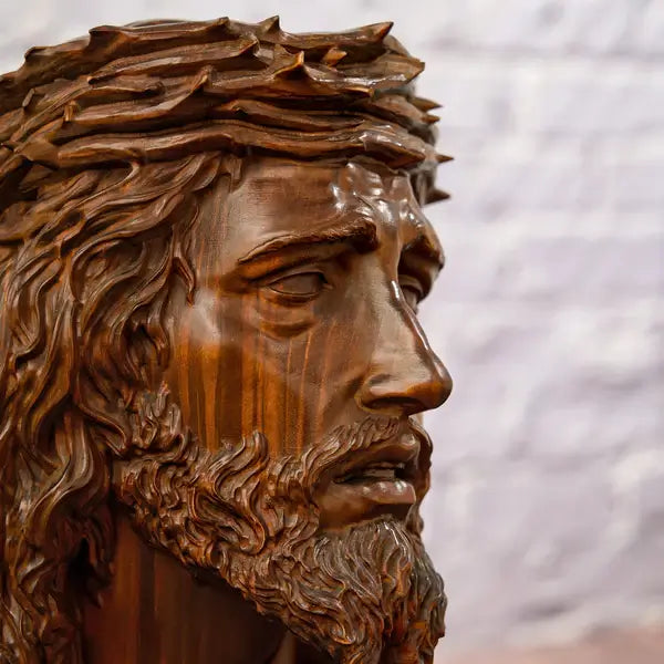 Busto de Jesus Cristo Coroado de Espinhos em Madeira - detalhes