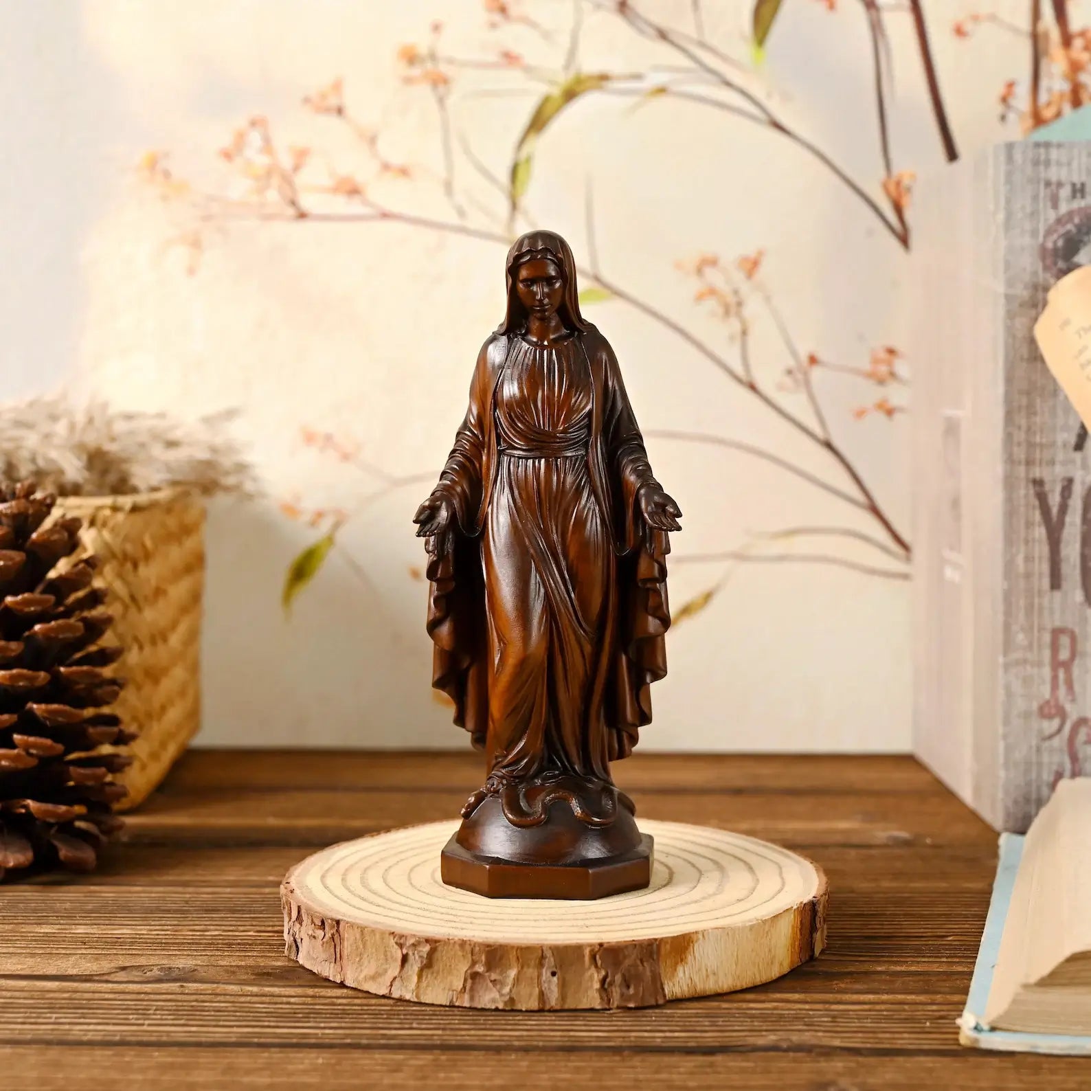 Imagem Virgem Maria em Madeira - Sagrado Tesouro
