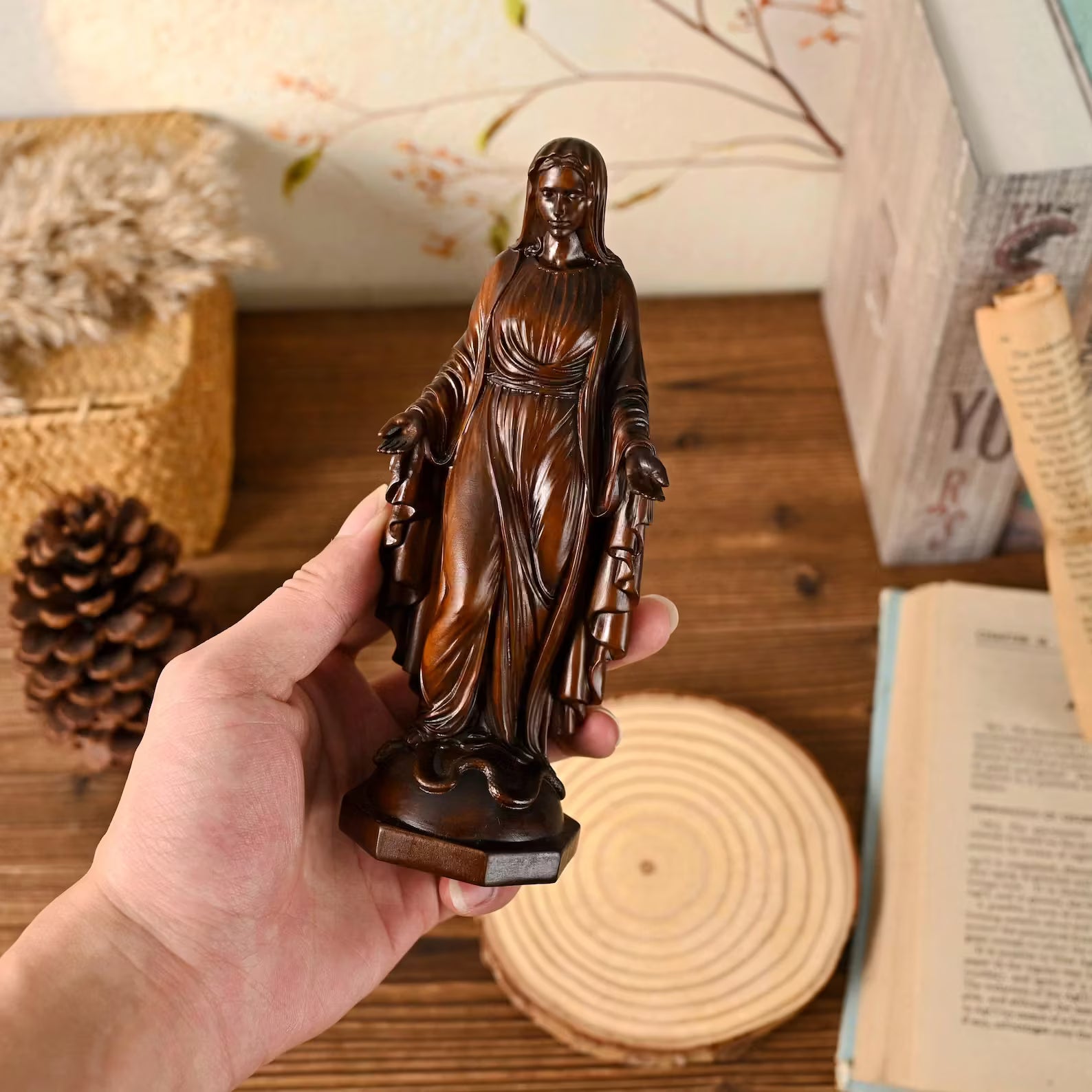 Imagem Virgem Maria em Madeira - Sagrado Tesouro