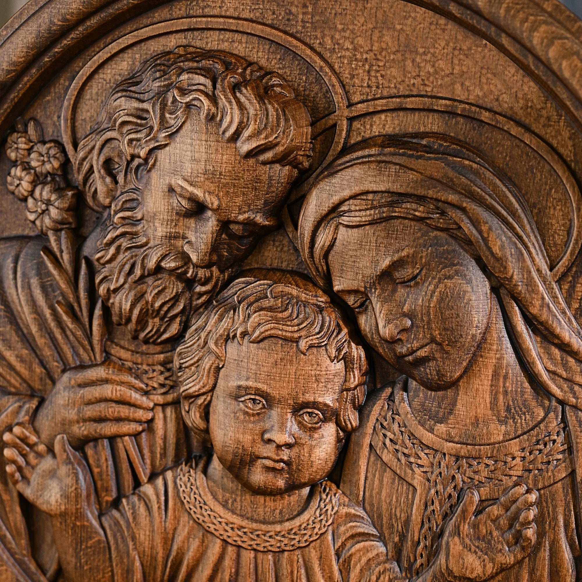 Quadro Sagrada Família em Madeira - Sagrado Tesouro
