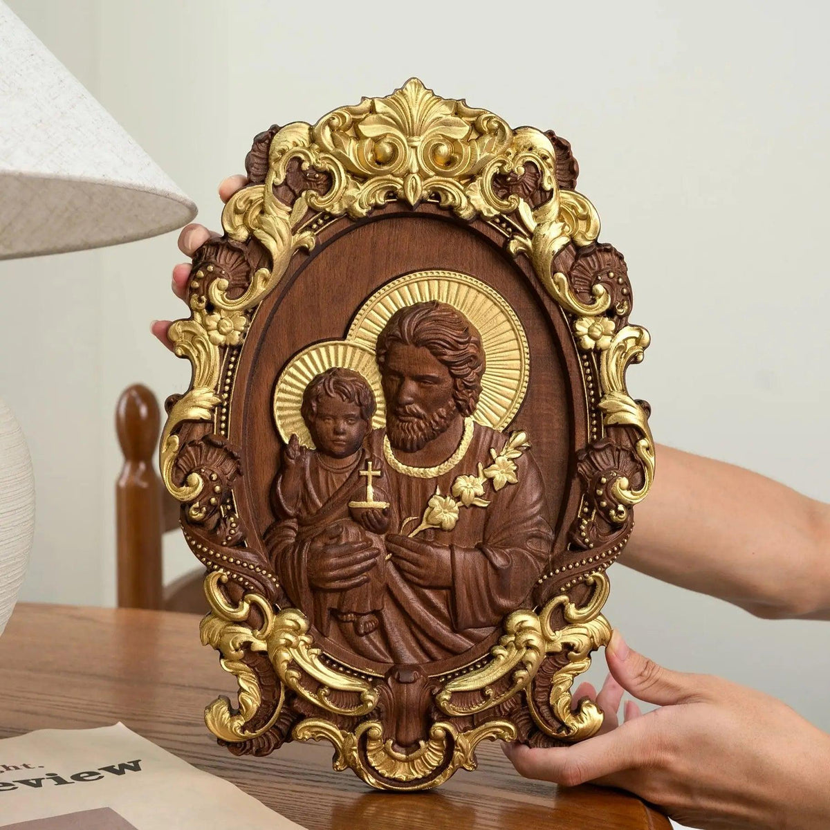 Escultura de São José e o Menino Jesus - detalhes