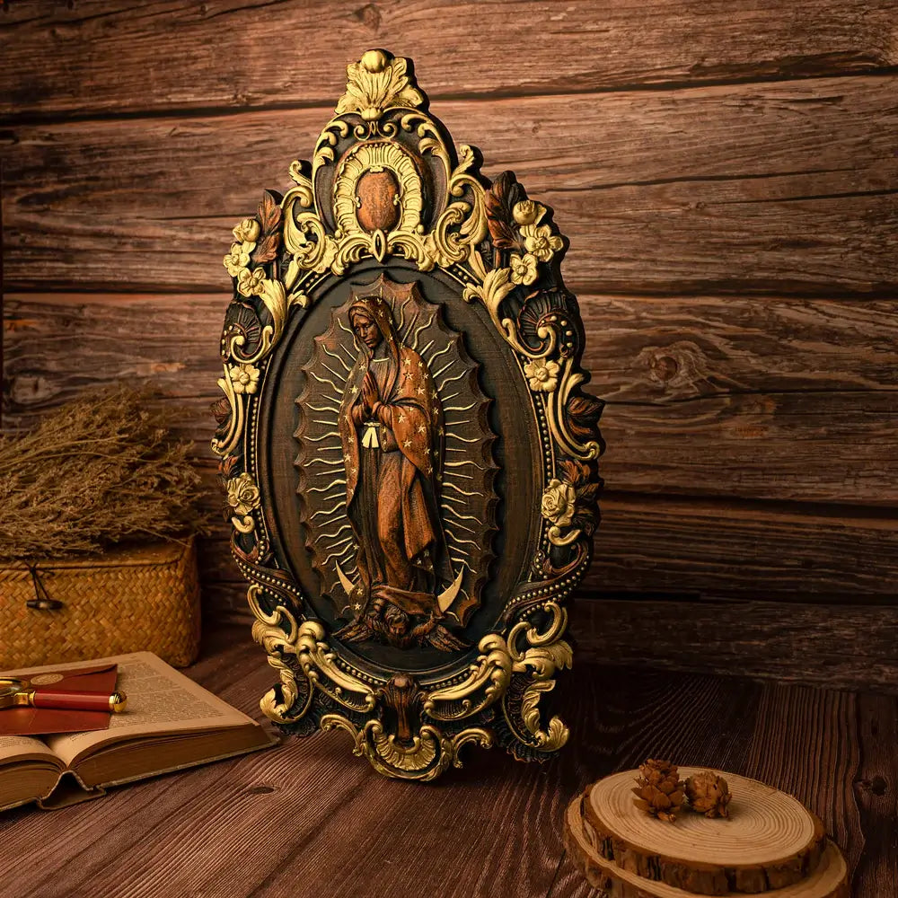 Escultura Nossa Senhora de Guadalupe de Madeira - detalhes