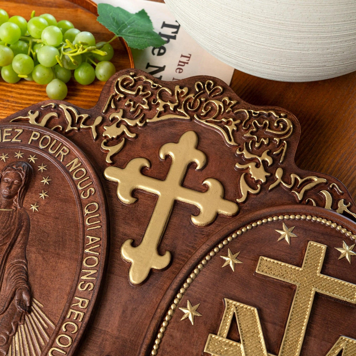 Medalha Milagrosa Nossa Senhora das Graças Escultura - detalhes